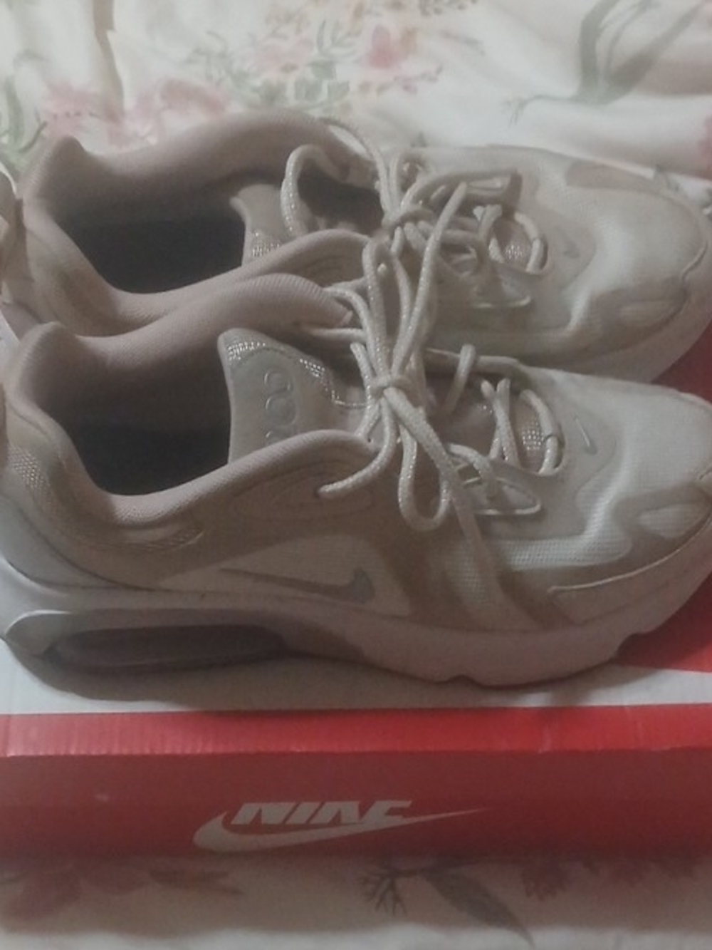 Nike Air Max 90 Women's Athletic Shoes Beige & White US 7.5